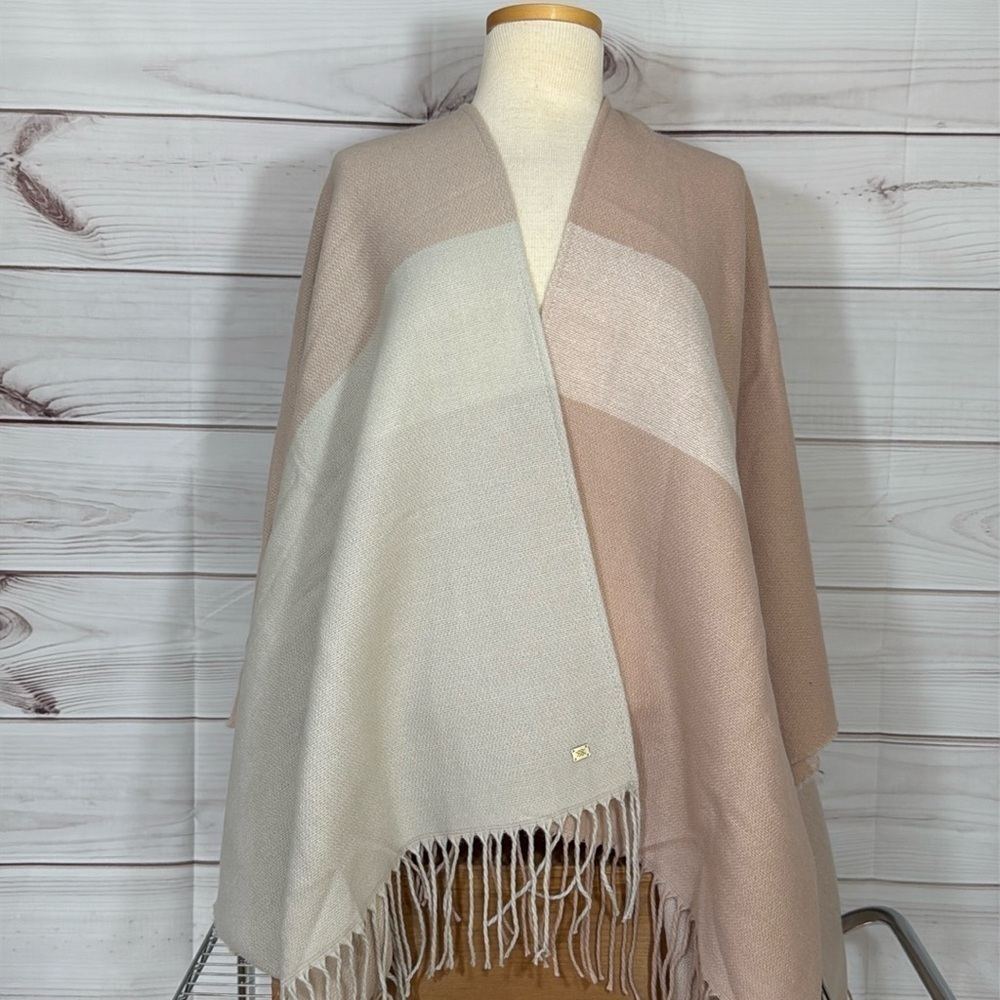 NWT Soia & Kyo Woven Wrap Scarfigan One Size